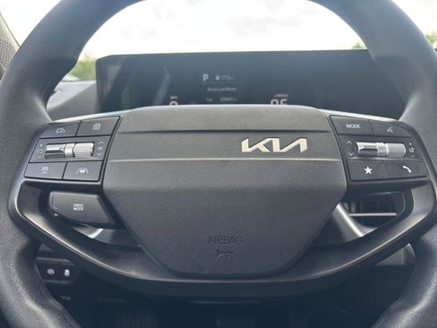 Used 2025 Kia K4 LXS image 27