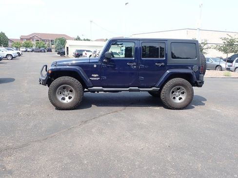 Used 2013 Jeep Wrangler Unlimited Sahara w/ Connectivity Group AWD/4WD image 7