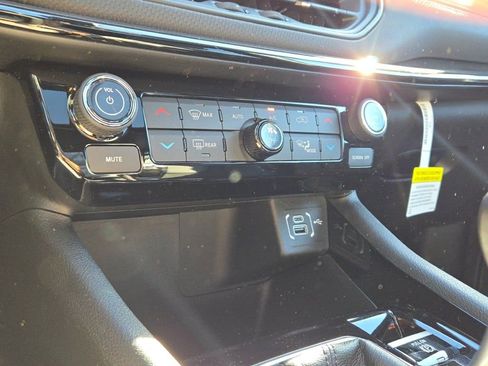 New 2026 Jeep Compass Latitude w/ Sun and Sound Group image 29