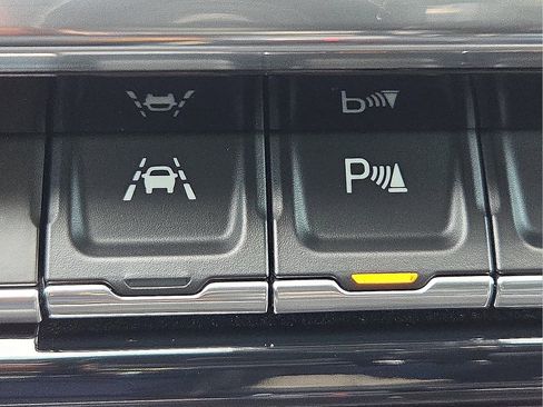 Used 2024 Chevrolet Silverado 1500 LTZ image 20