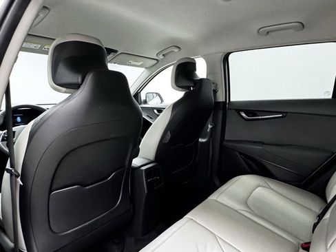 Used 2023 Kia Niro EX image 24