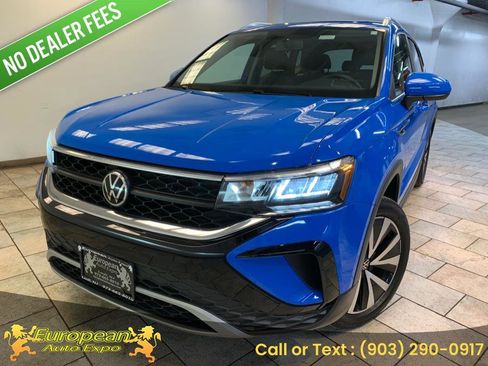 Used 2022 Volkswagen Taos SE AWD/4WD image 1
