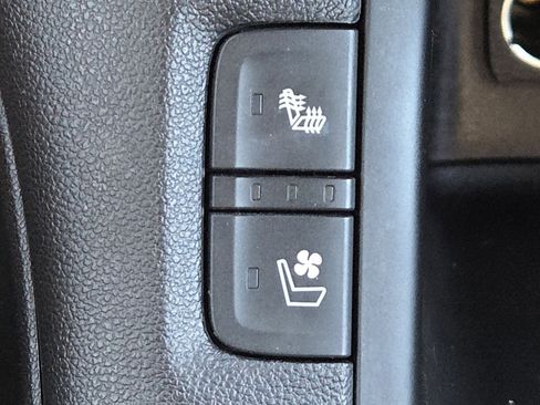 Used 2018 GMC Acadia Denali w/ Technology Package image 8