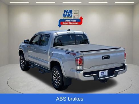 Used 2020 Toyota Tacoma TRD Sport AWD/4WD image 9