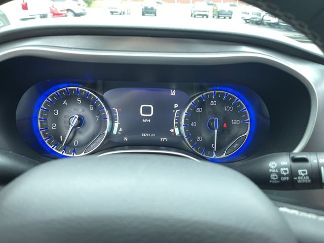 Used 2024 Chrysler Pacifica Touring-L FWD image 12