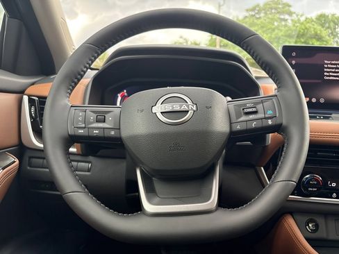 New 2026 Nissan Rogue Platinum AWD/4WD image 11