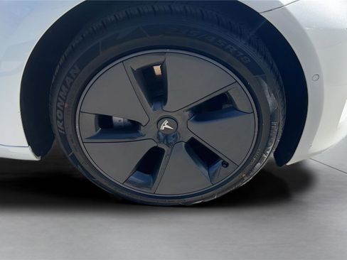 Used 2021 Tesla Model 3 Standard Range Plus image 17