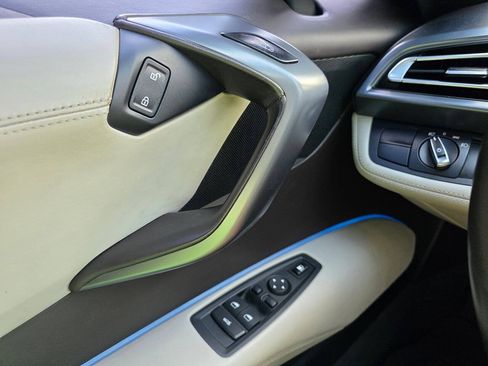 Used 2017 BMW i8 AWD/4WD image 16