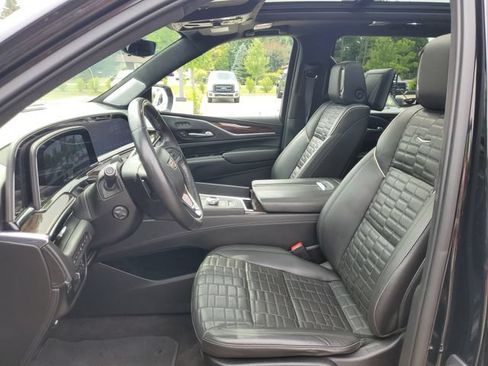 Used 2023 Cadillac Escalade Premium Luxury Platinum AWD/4WD image 15