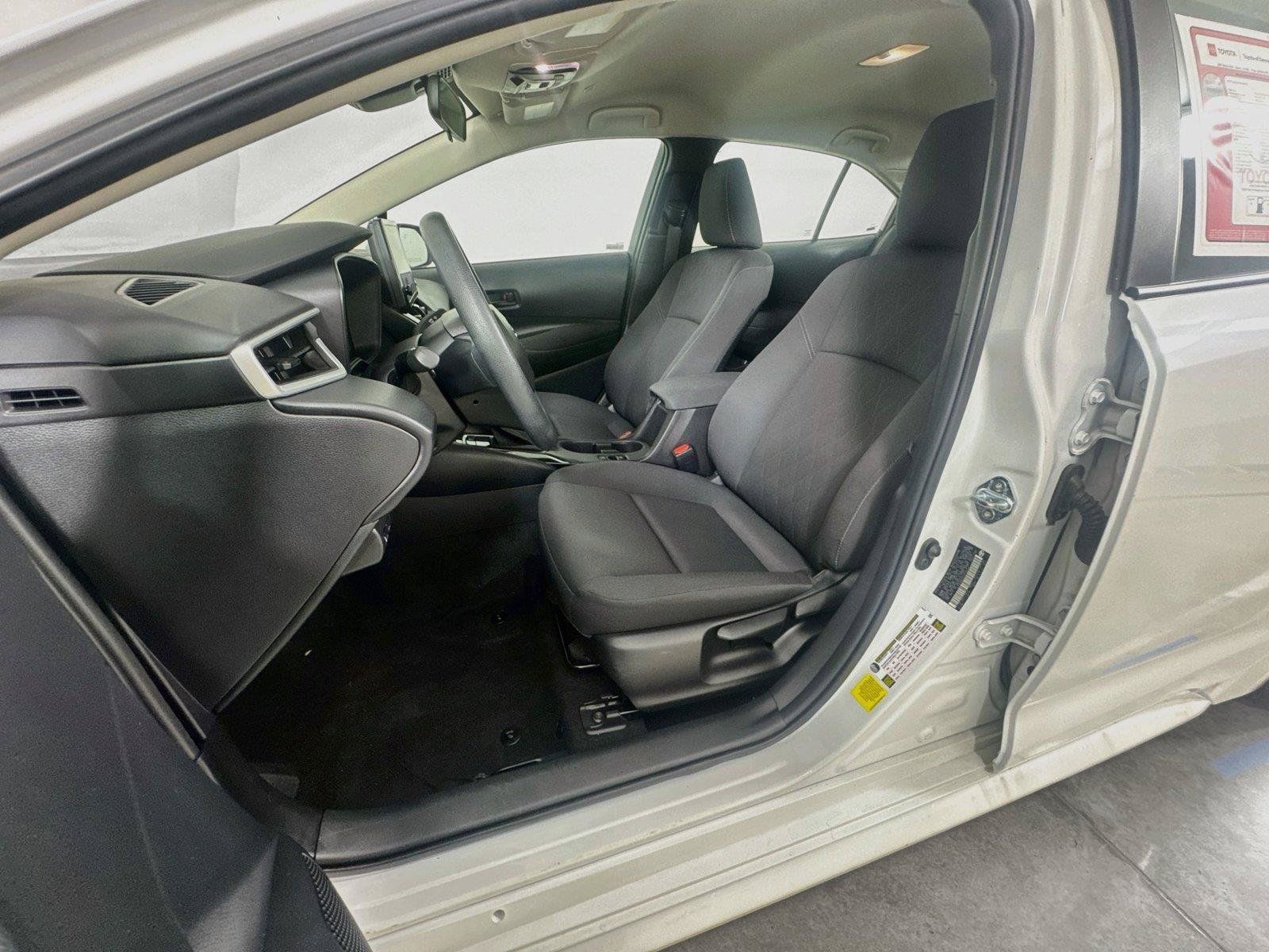 Used 2025 Toyota Corolla LE FWD image 20