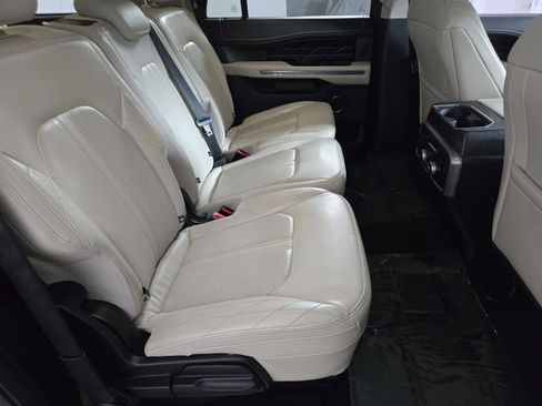 Used 2018 Ford Expedition Max Platinum image 19