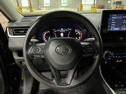 Certified 2024 Toyota RAV4 XLE AWD/4WD image 18