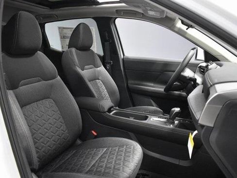 New 2025 Nissan Kicks SV w/ SV Premium Package image 14