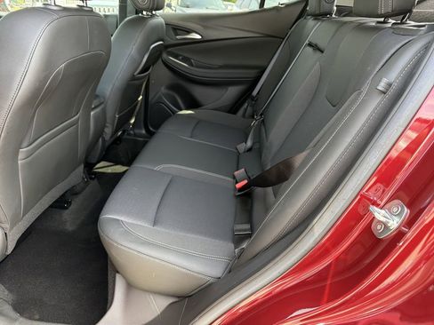 Used 2023 Buick Encore GX Select w/ Sport Touring Package FWD image 18