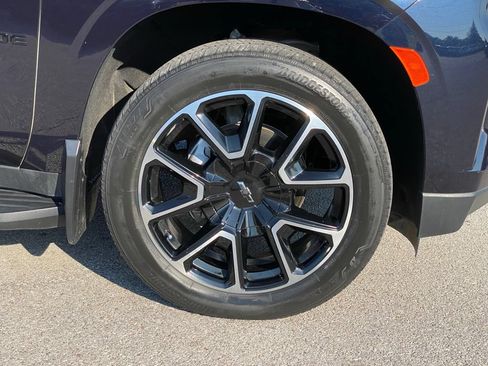 Used 2022 Chevrolet Tahoe RST w/ Sport Performance Package RWD image 32