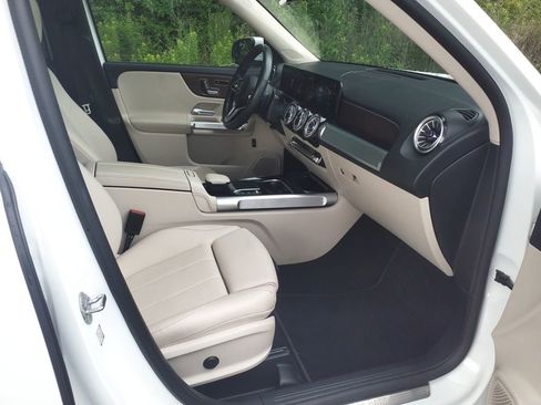 Certified 2023 Mercedes-Benz GLB 250 4MATIC w/ Premium Package image 10