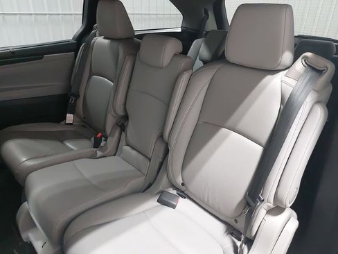 Used 2023 Honda Odyssey EX-L image 16