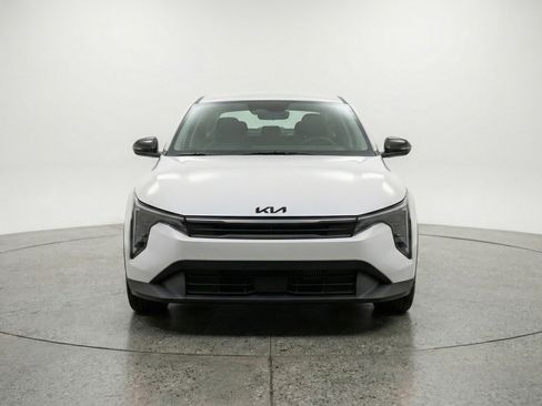 Used 2025 Kia K4 LXS image 2