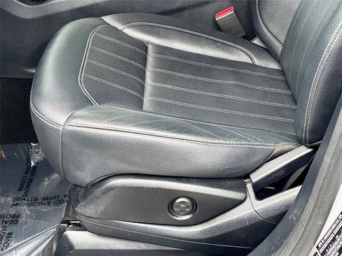 Used 2019 Mercedes-Benz GLE 400 4MATIC w/ Premium 1 Package image 19