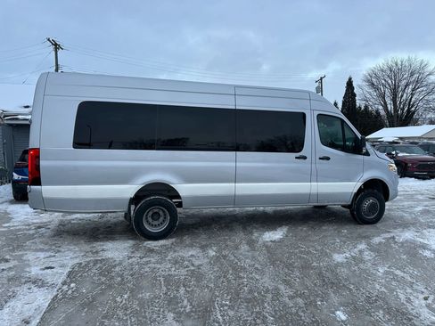 Used 2023 Mercedes-Benz Sprinter 3500 w/ Parking Package image 9