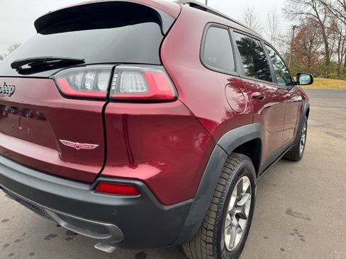Used 2019 Jeep Cherokee Trailhawk image 11