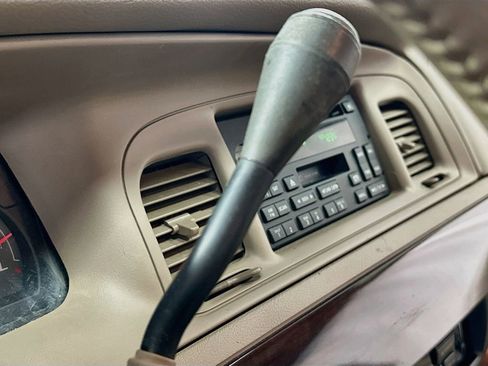 Used 2005 Mercury Grand Marquis LS RWD image 13