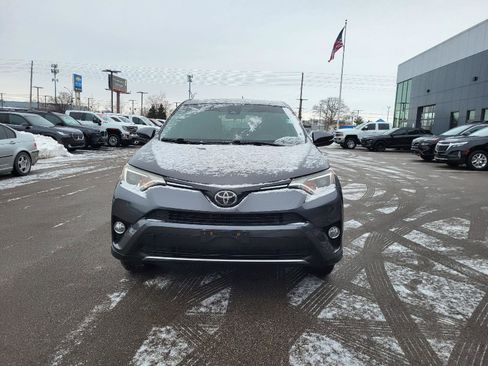 Used 2018 Toyota RAV4 XLE image 8