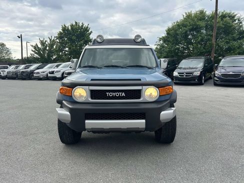 Used 2011 Toyota FJ Cruiser 4WD image 8
