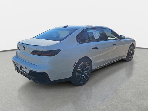 Certified 2025 BMW 740i image 5