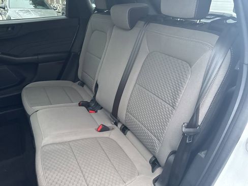 Used 2022 Ford Escape SE image 34