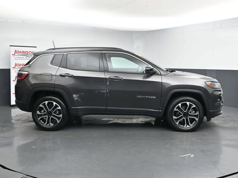 Used 2023 Jeep Compass Limited AWD/4WD image 9