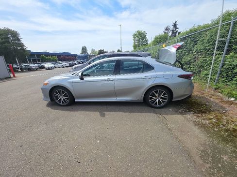 Used 2024 Toyota Camry XLE w/ Cold Weather Package FWD image 3