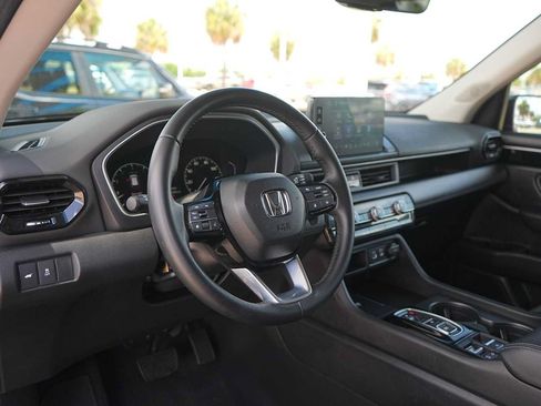 Used 2024 Honda Pilot EX-L image 2