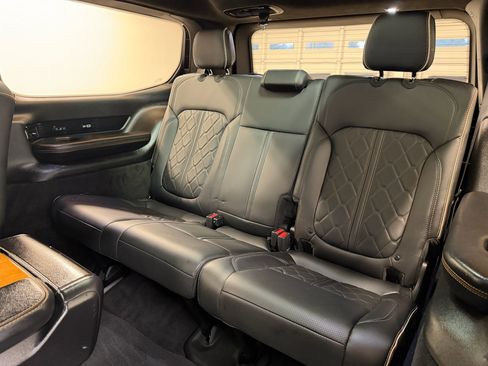 Used 2022 Jeep Grand Wagoneer Series III w/ Rear Seat Video Group 1 image 29