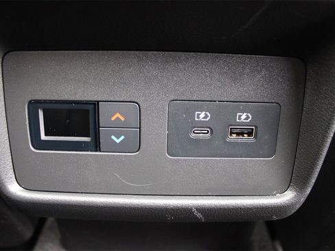 Used 2023 Nissan Rogue SL w/ SL Premium Package image 17