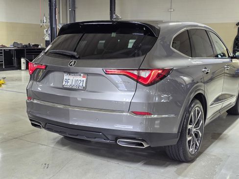 Used 2023 Acura MDX SH-AWD w/ Technology Package image 11