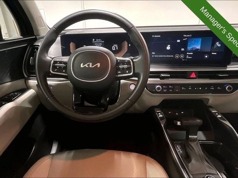 Used 2025 Kia Sorento S FWD image 6