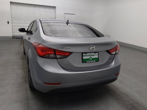 Used 2015 Hyundai Elantra Limited w/ Option Group 05 FWD image 6
