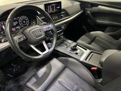 Used 2020 Audi Q5 2.0T Titanium Premium Plus w/ Premium Plus Package AWD/4WD image 10