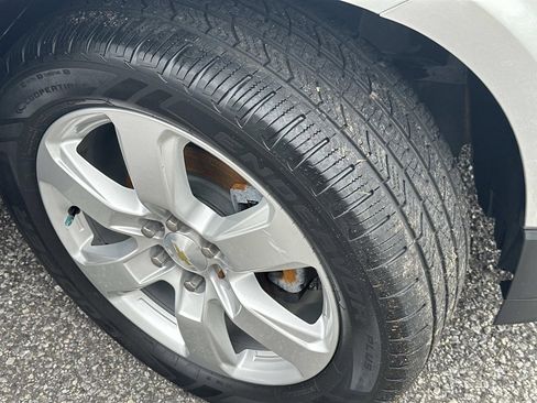 Used 2017 Chevrolet Traverse LT w/ Style and Technology Package image 5