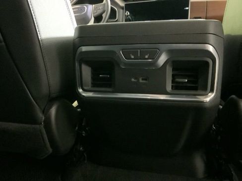 Used 2022 GMC Sierra 1500 Denali AWD/4WD image 33
