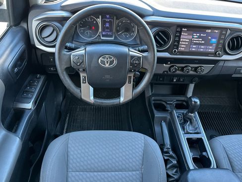 Used 2020 Toyota Tacoma SR5 RWD image 14
