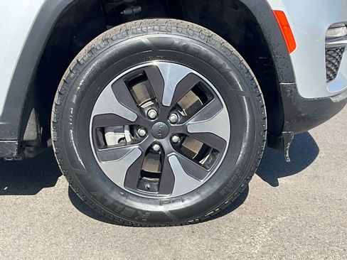 Used 2023 Jeep Grand Cherokee 4WD 4xe image 24