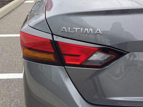 Certified 2025 Nissan Altima 2.5 SV FWD image 27