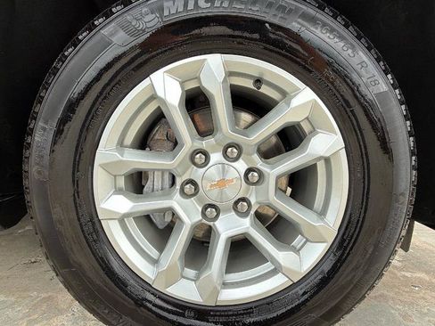 Certified 2025 Chevrolet Suburban LS RWD image 39