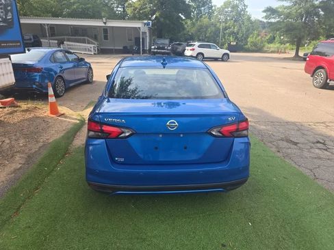 Used 2021 Nissan Versa SV FWD image 22