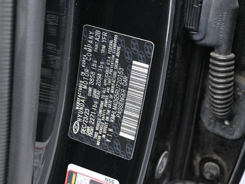 Used 2024 Hyundai Elantra SEL image 17