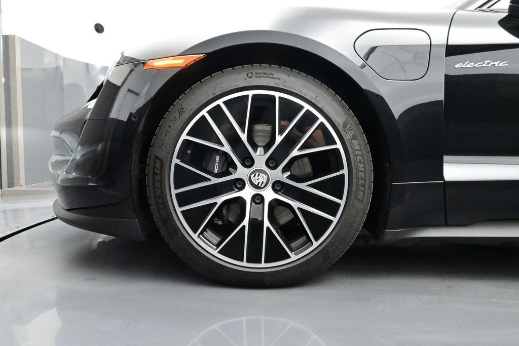 Certified 2023 Porsche Taycan w/ Premium Package RWD image 6