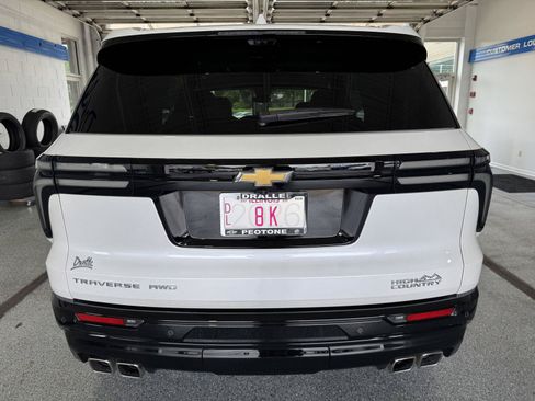 Used 2025 Chevrolet Traverse High Country w/ LPO, Floor Liner Package AWD/4WD image 11