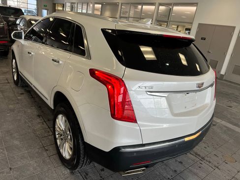 Used 2017 Cadillac XT5 FWD image 2